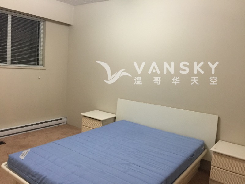 260123093408_small room.JPG